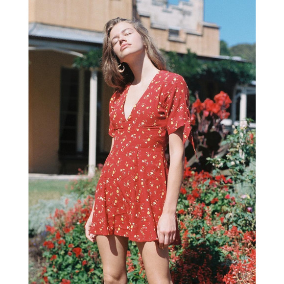 With Jean Beaucoup Floral Plunge V-Neck Short Sleeve Summer Mini Dress Red S - Picture 1 of 13